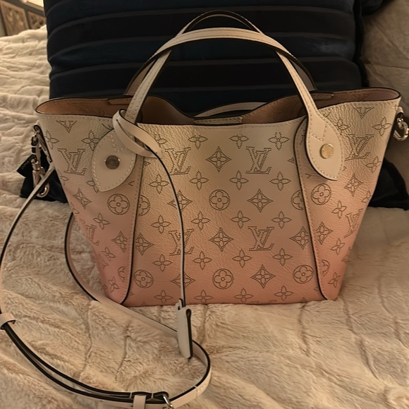 Louis Vuitton Mahina Hina gradient bag RARE color! & dustbag - Picture 5 of 15
